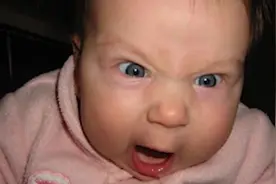 宝宝的那些奇葩搞笑事，乐抽了！图片