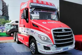 竟然是比赛用车  柳汽T7长头卡车低配版实拍图片