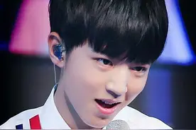 强势安利一发美少年歌手王俊凯，妈呀！白衬衣帅炸了图片