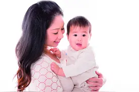 新手妈妈小心洗出富贵手图片