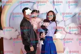 吴佩慈虽然生了一个儿子，但现在过得比好姐妹小S还差！图片