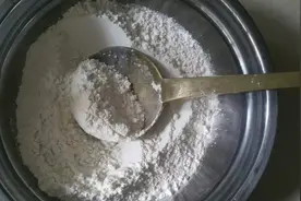 武汉人做东北菜之一锅出，烀饼图片