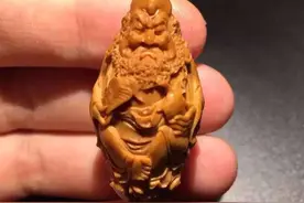 橄榄核雕因其造型小巧玲珑，刀工精美，文化内涵丰富等备受青睐！图片