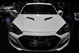 进口入门级跑车！现代劳恩斯酷派只卖20多万超拉风图片