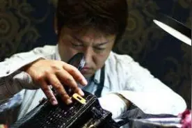 新职业奢侈品鉴定师受宠 十秒判断LV包真伪图片