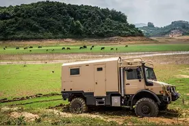 越野性能完胜路虎几条街：奔驰乌尼莫克堪称陆地霸王，可怕图片