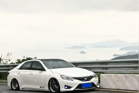 新款锐志低趴改装，一如既往的霸气十足图片