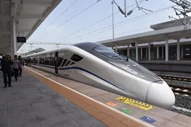 阆中古城好运之旅始发动车今日首跑川渝图片