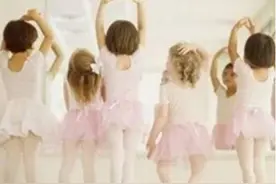 妈妈我想去跳舞，看看中外妈妈是怎么回答的！图片