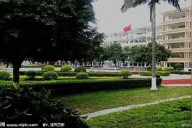 相爱三年却抵不住距离的伤害图片