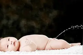 一岁宝宝尿尿特别频，是凉着了吗？图片