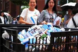 贵州财经大学举办学生宿舍违禁电器展 老师学生有话说图片