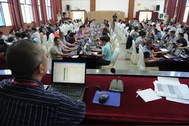 公务员招考笔试是怎么阅卷的？ 全场没信号，每题两人打分图片