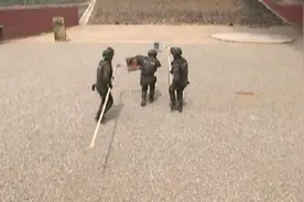 雪豹突击队战斗射击视频  看中国特种兵的顶级枪法视频封面