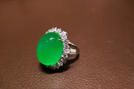 翡翠蛋面为什么这样贵？图片