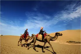 敦煌记忆：蓝天白云、大漠黄沙、月牙清泉图片