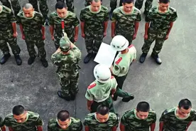 新刊预告｜军队最严禁酒令背后图片