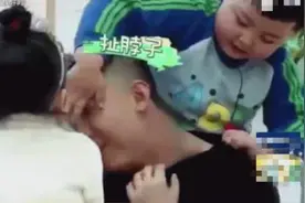 GAI花式带娃尽展反差萌 被小孩子们蹂躏竟没脾气图片