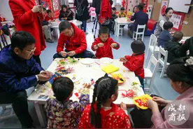 集齐28项民俗，这所幼儿园迎接“中国年”的姿势“最中国”图片