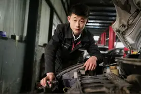 汽车“小华佗”胡周平图片