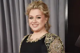 凯莉·克莱森亮相格莱美 与gaga竞争最佳流行歌手图片
