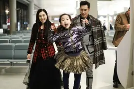 钟丽缇张伦硕画风酷似走T台 考拉现身玩儿欢脱图片