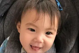 陈冠希成“晒女狂魔” 小公主眼睛被赞像爸爸图片