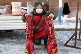 东北棉鞋姐走红！在冬天的东北需要什么装备？图片