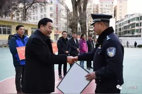 阿坝州慰问团赴小金开展新春慰问活动图片