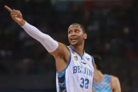 首钢换外援剧情反转！莫里斯因膝伤拒绝出战图片