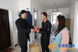 东莞援疆企业为媒 东纯兴纺织厂汉族小伙与维吾尔族姑娘喜结连理图片
