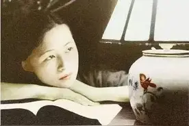 夜读｜你的笑，艳如露珠图片