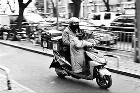 外卖车辆事故多发 多数保险不赔图片