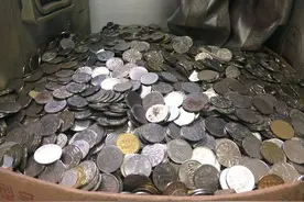 四川遂宁公交收到2吨多无效币 游戏币、玩具币、还有人投巧克力图片