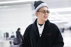 时尚本人？杜海涛粉色上衣搭配军绿色裤子被调侃图片