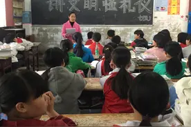 黄果树白水镇中学明礼知耻·崇德向善“讲文明，懂礼仪”系列活动图片