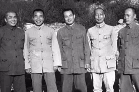 在开国将帅中，谁有资格称为“老总”？要符合这三个条件视频封面