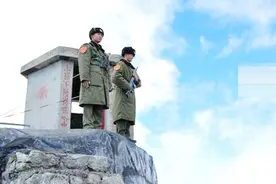 我为祖国“守大门”，海拔4655米的解放军哨所，伟大的解放军战士视频封面