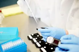 15岁小学生发明癌测纸，只需5分钟就能验出癌症，一张仅需2毛钱视频封面