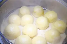 农村源子：教你做好吃的粘豆包，黏黏的真好吃，过年必备美食