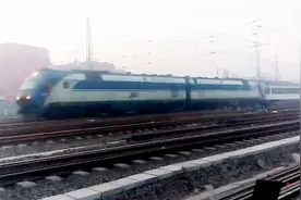 全程1200公里一站直达的火车！DF11G牵引Z30次扬州开往北京视频封面