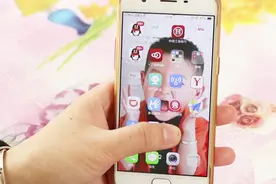 只需这样设置下，微信聊天掉表情包！就是这么炫酷，快去设置吧视频封面