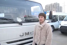 115马力五十铃发动机省油可靠 这台江铃轻卡物流老板娘能满意吗？视频封面