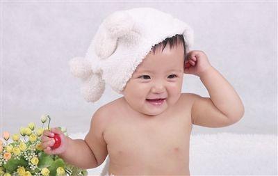 宝宝脸上很多鸡皮疙瘩一样的
