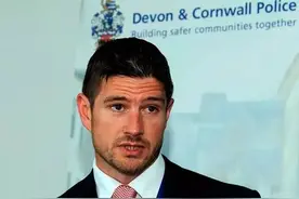 英国最近上任了个新的总警司...帅的已然让英国女网友按耐不住想犯罪图片