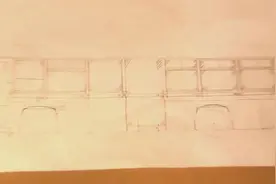牛人用纸做出一个能跑门还能开的公交车视频封面