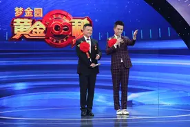 据说她种的大蒜听了她唱的歌，个头大味道足？图片