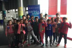 走进奇妙的科学世界，小朋友们都惊呆了！图片