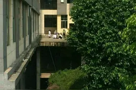 贵大校园内，一女学生从12楼跳下身亡图片