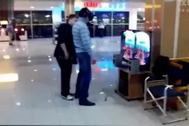 视觉欺诈让你戴着VR玩游戏一推就倒！图片